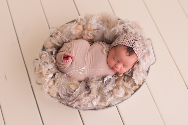 Louisville KY Twins Newborn Photographer | Jennifer Rittenberry Photography | www.jlritt.com